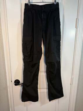 Brandy Melville John Galt California Black Cargo Pants